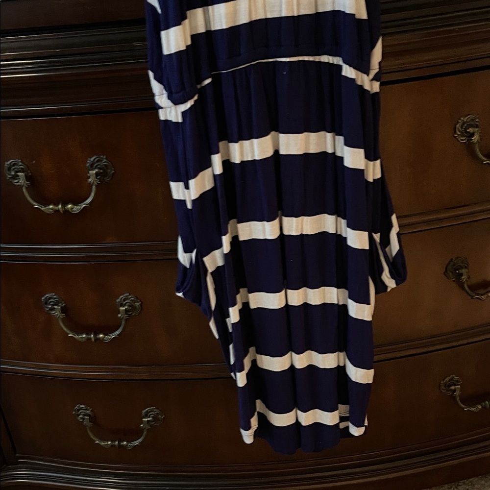 BCBGeneration Navy and White Dress - Picture 7 of 8